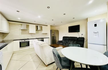 Ilkeston Road, Radford, Nottingham - Image 2